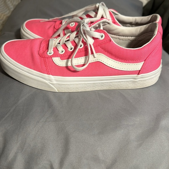 Vans - Picture 2 of 5